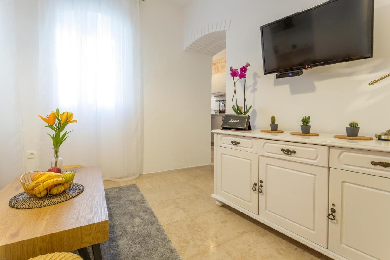 חוואר Lola Apartments - Zf Hvar מראה חיצוני תמונה