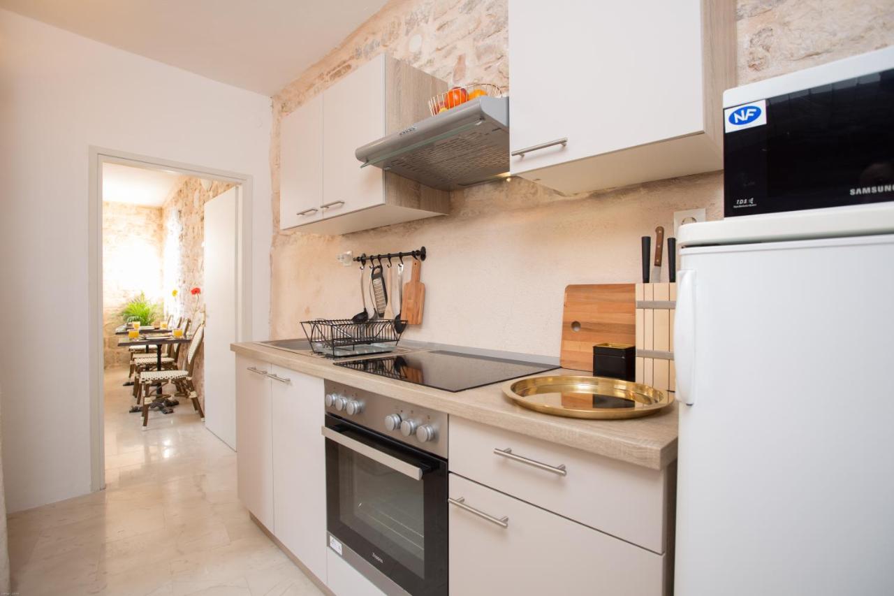 חוואר Lola Apartments - Zf Hvar מראה חיצוני תמונה