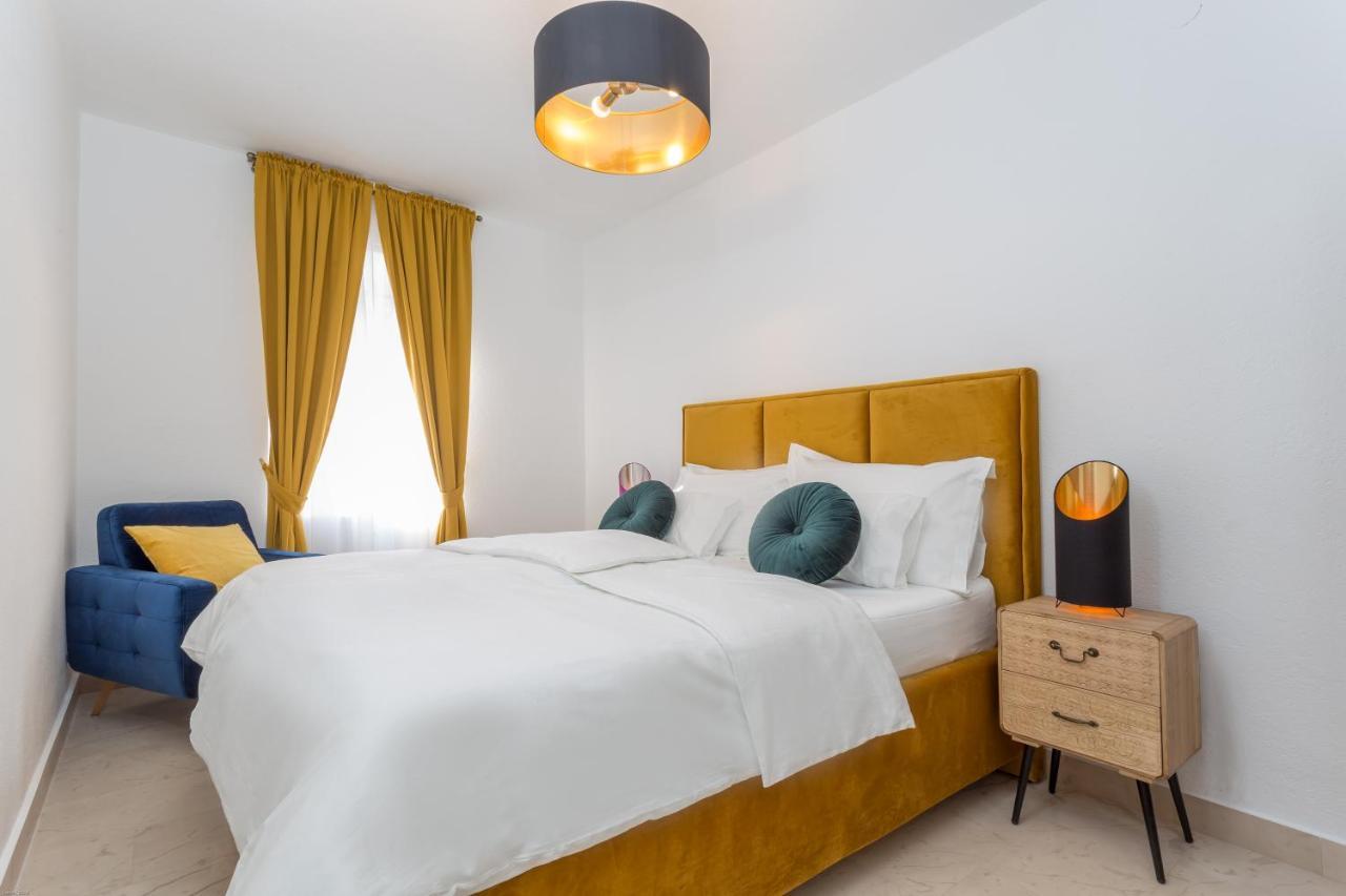 חוואר Lola Apartments - Zf Hvar מראה חיצוני תמונה