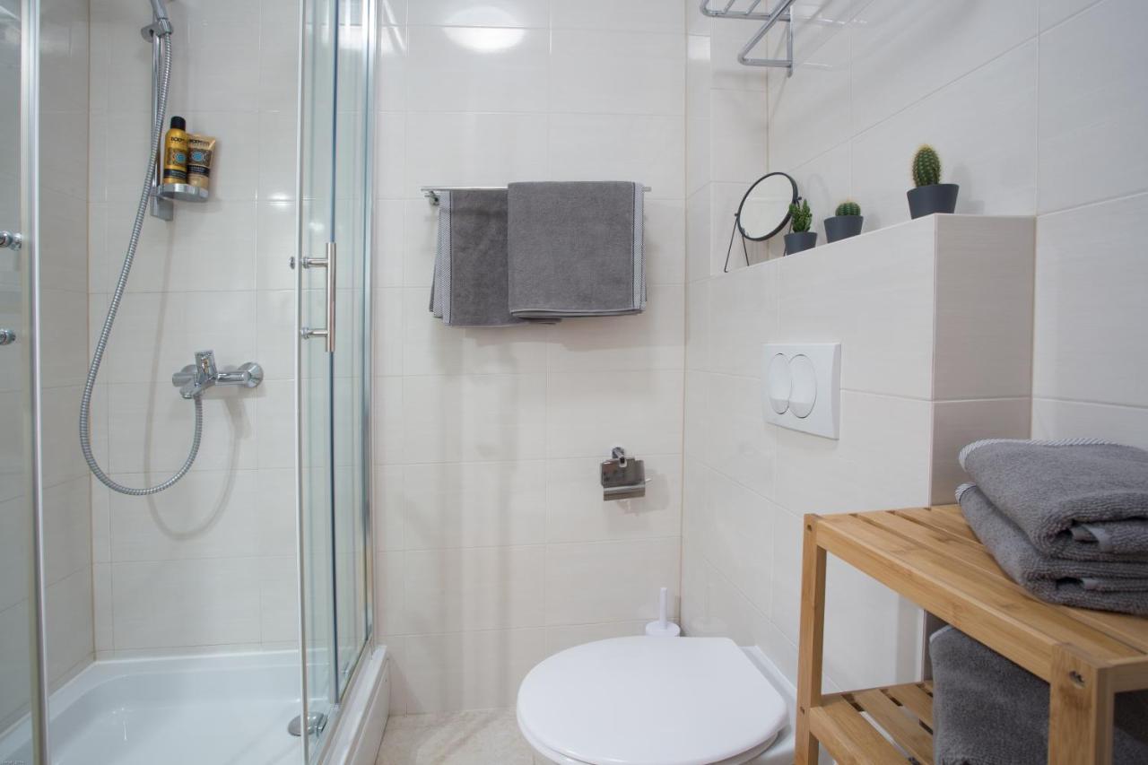 חוואר Lola Apartments - Zf Hvar מראה חיצוני תמונה