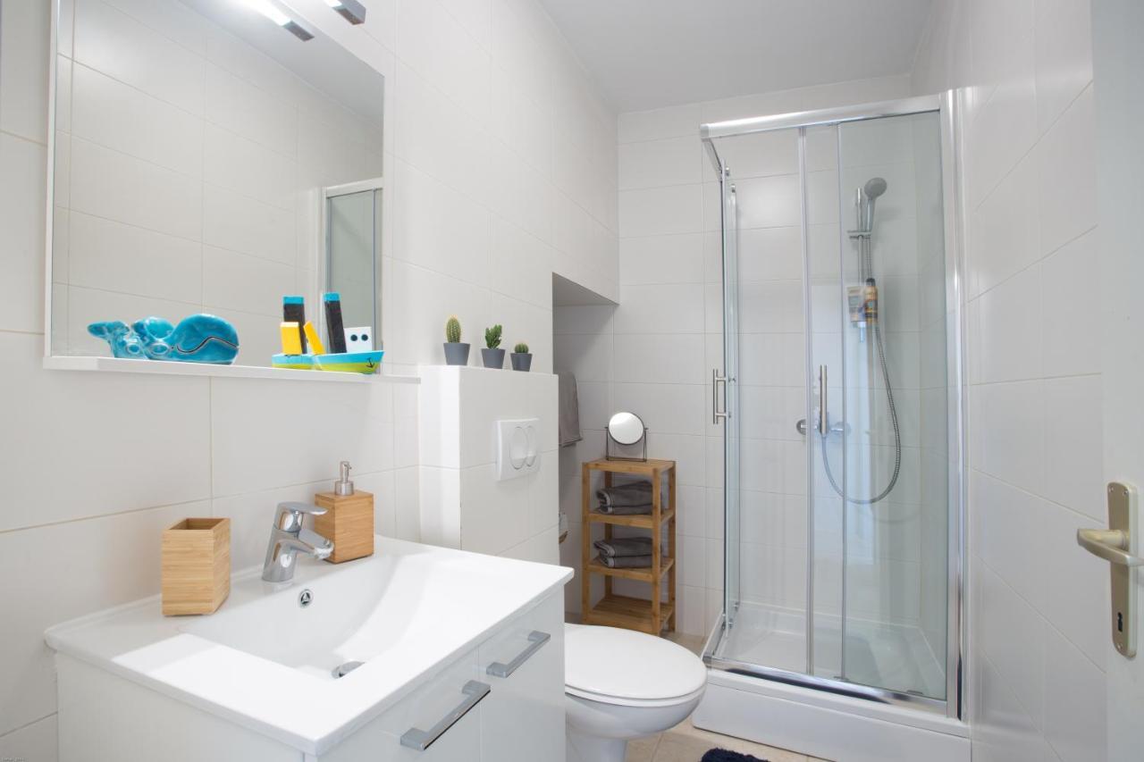 חוואר Lola Apartments - Zf Hvar מראה חיצוני תמונה